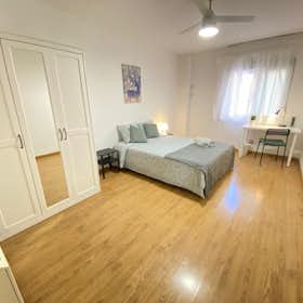Private room for rent for €380 per month in Madrid, Calle Manuel Pavía