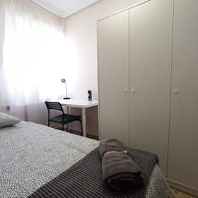 Private room for rent for €330 per month in Madrid, Calle de Braille