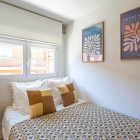 Private room for rent for €450 per month in Madrid, Calle del Arroyo