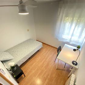 Private room for rent for €300 per month in Madrid, Calle de Graena