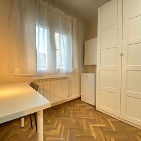 Private room for rent for €340 per month in Madrid, Calle del Doctor Bellido