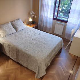 Private room for rent for €550 per month in Madrid, Calle Melilla