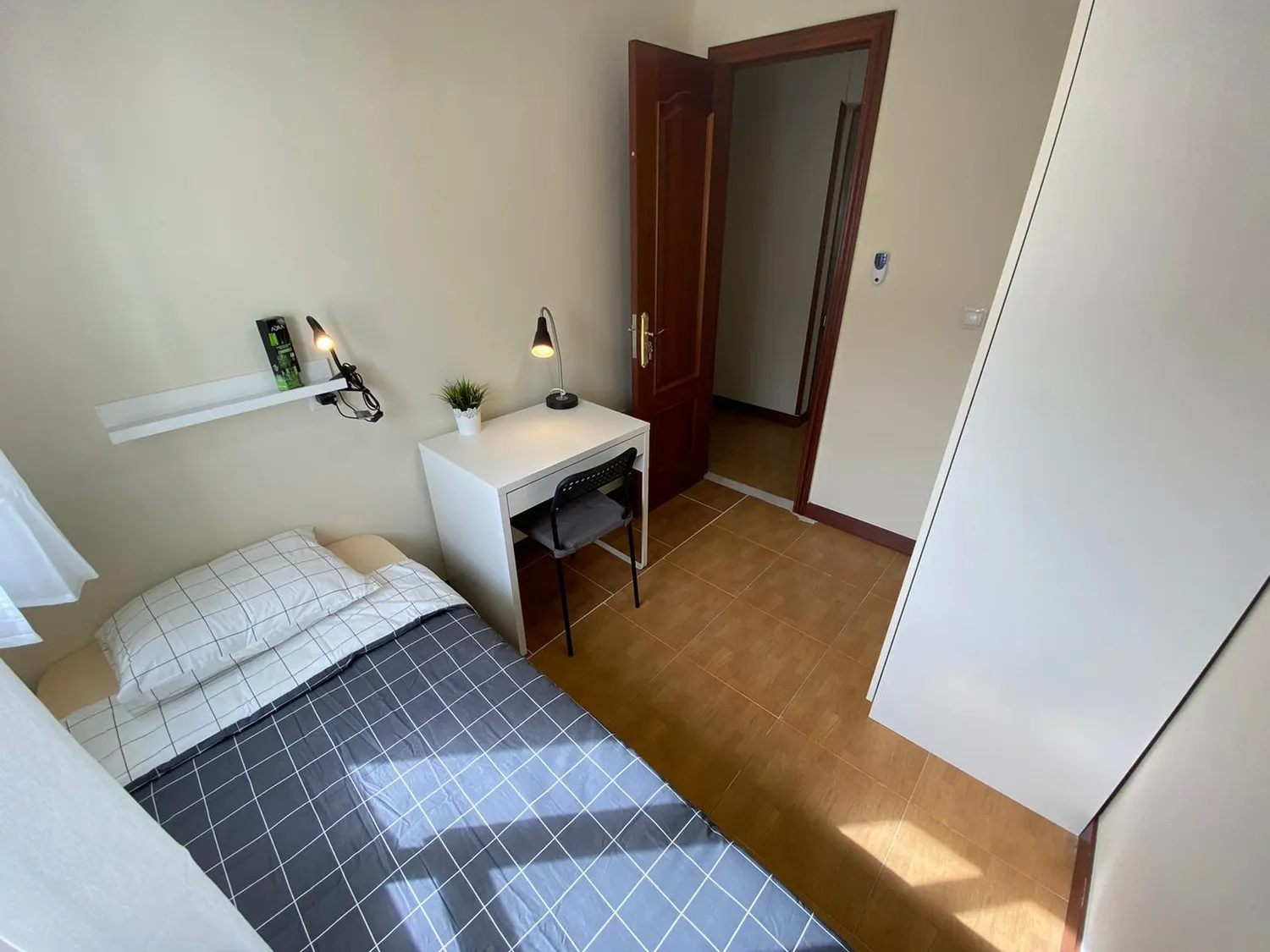 Private room in Calle de Pico de Alba, Madrid (1337522) ROOM 2