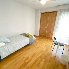 Private room for rent for €400 per month in Madrid, Avenida de Moratalaz