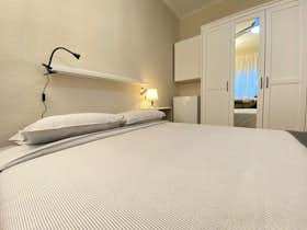 Приватна кімната за оренду для 420 EUR на місяць у Madrid, Calle de Sierra Carbonera