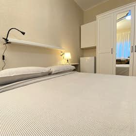 私人房间 正在以 €420 的月租出租，其位于 Madrid, Calle de Sierra Carbonera