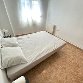 Private room for rent for €440 per month in Madrid, Calle de Pedro Laborde