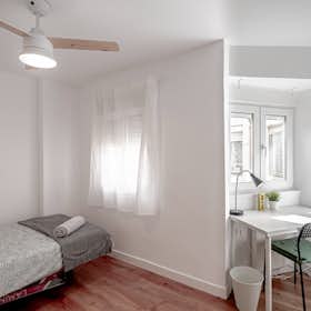 WG-Zimmer for rent for 320 € per month in Madrid, Calle de la Pilarica