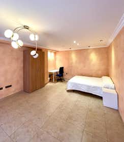 Отдельная комната сдается в аренду за 330 € в месяц в Castelló de la Plana, Camí de Sant Josep