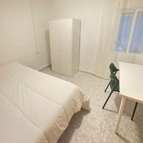 Отдельная комната сдается в аренду за 280 € в месяц в Murcia, Calle San José