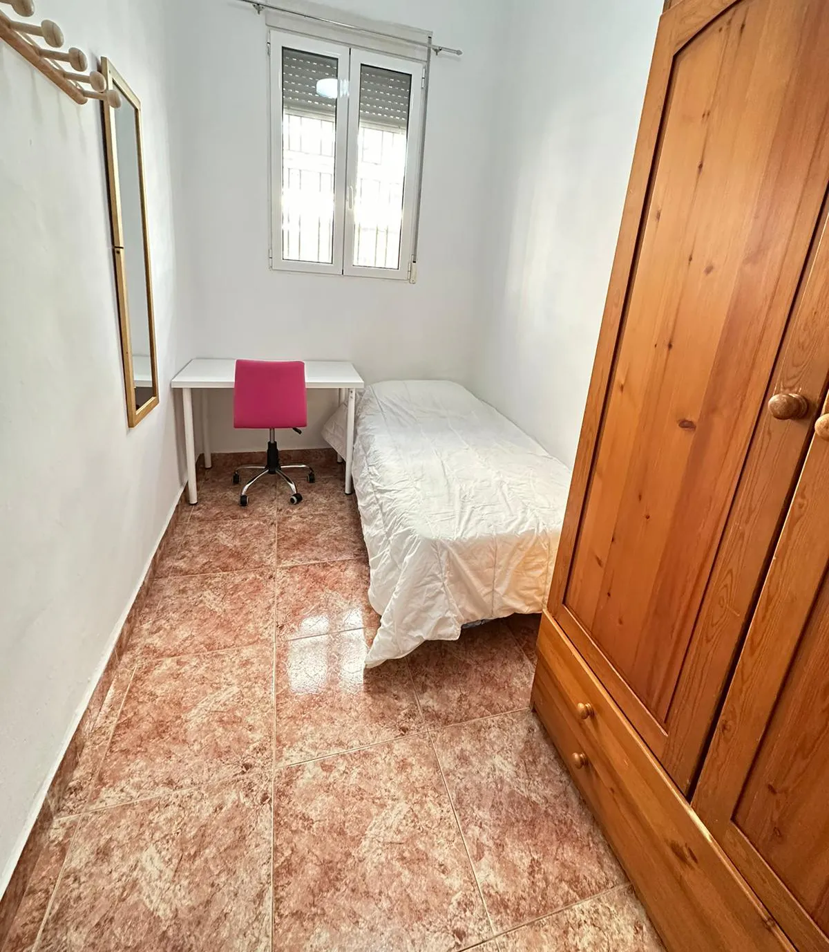 Private room in Carrer Mestre Alberto Luz, Valencia (1339431) ROOM