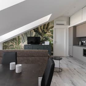 Apartment for rent for €2,480 per month in Milan, Via della Commenda