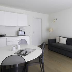 Apartment for rent for €2,550 per month in Milan, Corso Como