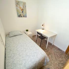Приватна кімната за оренду для 280 EUR на місяць у Getafe, Calle Extremadura
