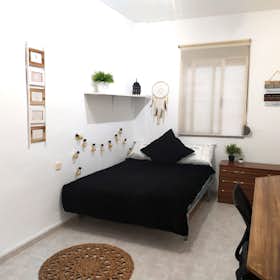 Privé kamer te huur voor € 370 per maand in Granada, Calle Pedro Antonio de Alarcón