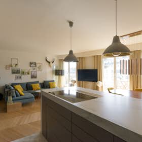 Apartment for rent for €3,905 per month in Paris, Avenue Daumesnil