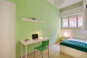 Private room for rent for €580 per month in Florence, Via Luigi Salvatore Cherubini