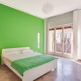 Private room for rent for €640 per month in Florence, Via Luigi Salvatore Cherubini
