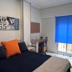 Privé kamer te huur voor € 350 per maand in Cartagena, Calle Juan de la Cueva