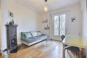 Apartment for rent for €1,470 per month in Paris, Quai de la Loire