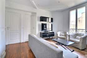 公寓 正在以 €1,696 的月租出租，其位于 Paris, Rue Pajol
