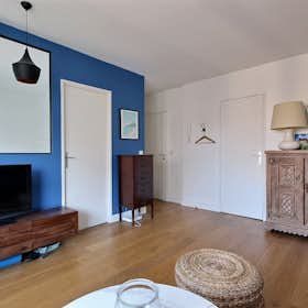 Apartment for rent for €1,579 per month in Paris, Rue Cardinet
