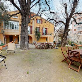 Private room for rent for €530 per month in Marseille, Rue de la Clinique