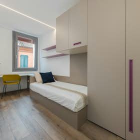 Privé kamer for rent for € 605 per month in Ferrara, Via Fondobanchetto