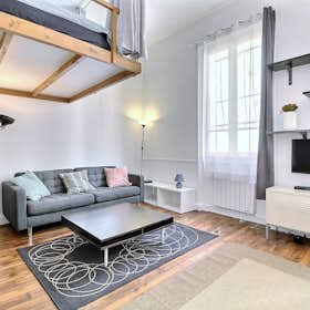 Studio for rent for €1,616 per month in Paris, Rue du Mont Cenis