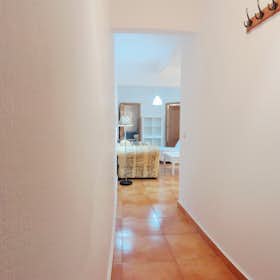 Apartment for rent for €1,250 per month in Madrid, Calle de Sagasta