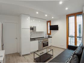 Apartment for rent for €1,300 per month in Madrid, Calle de Sagasta