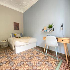 Private room for rent for €800 per month in Barcelona, Carrer de Còrsega