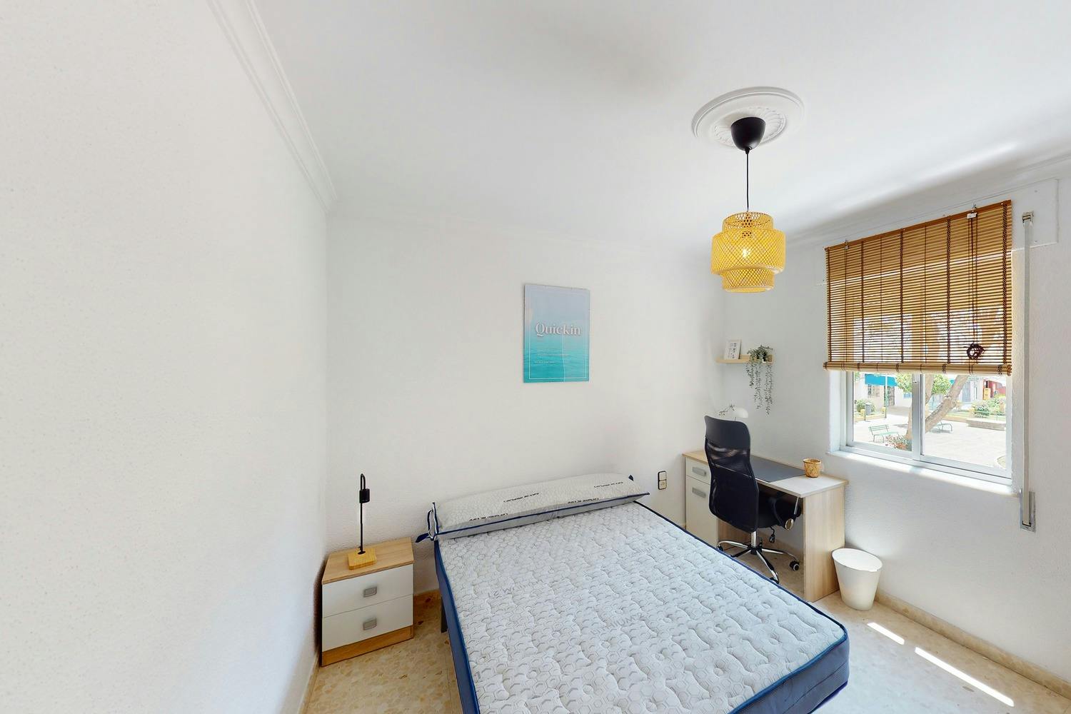 Private room for rent for €275 per month in Jerez de la Frontera, Plaza Los Pinos