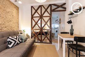 Studio for rent for €1,656 per month in Lisbon, Beco do Forno do Castelo