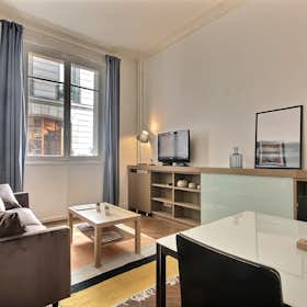 Apartment for rent for €1,710 per month in Paris, Boulevard de Beauséjour