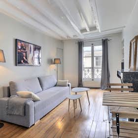 Apartment for rent for €1,802 per month in Paris, Rue du Temple