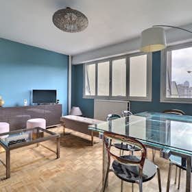 Appartamento for rent for 2.068 € per month in Paris, Rue Stephenson