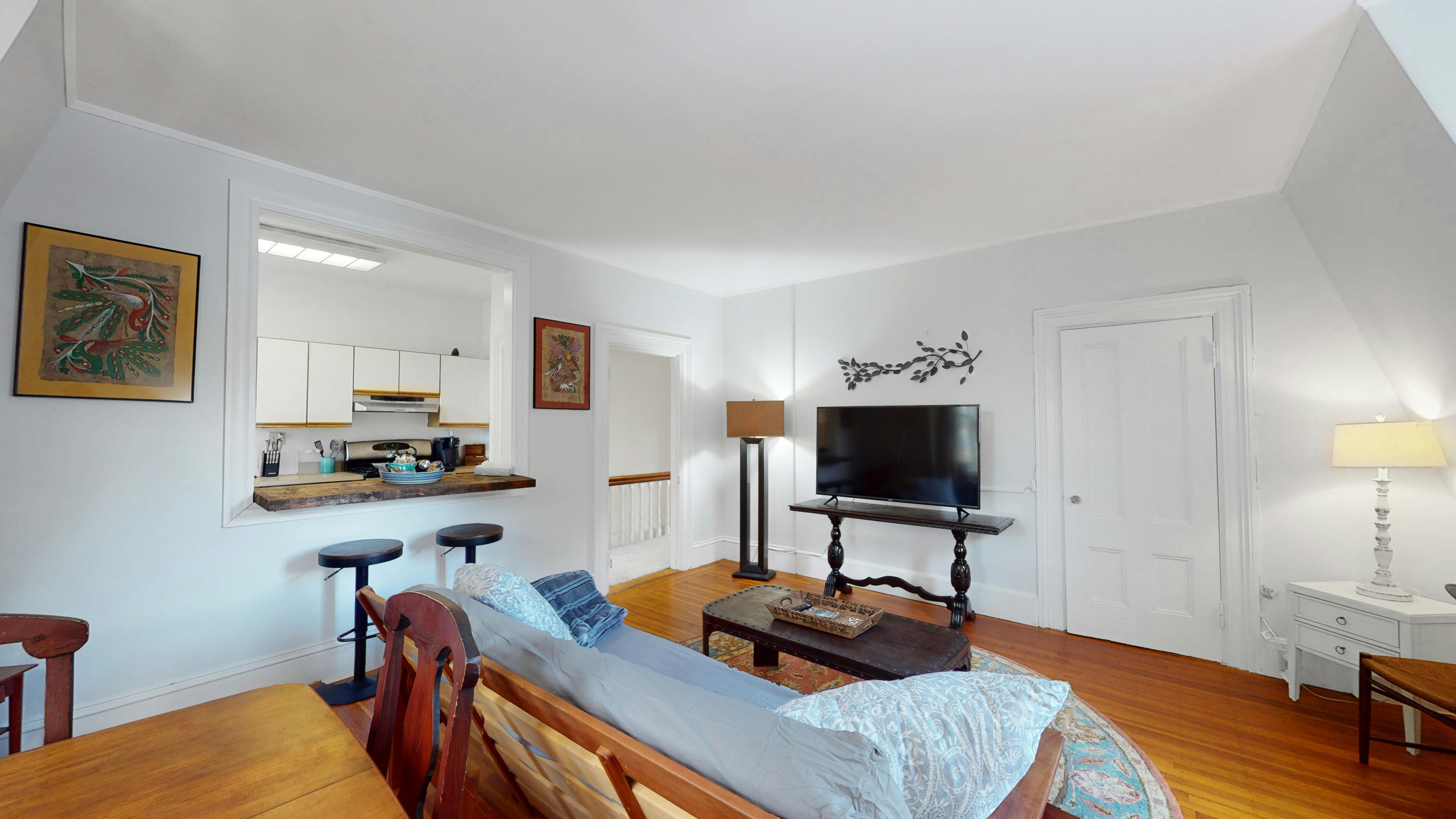 公寓 正在以 $4,179 的月租出租，其位于 Brookline, Cypress St