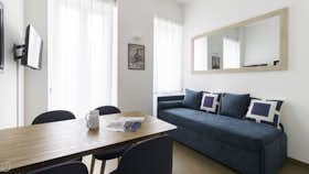 Apartment for rent for €1,860 per month in Milan, Via Mauro Macchi
