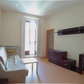 Apartment for rent for €1,100 per month in Madrid, Calle Imperial