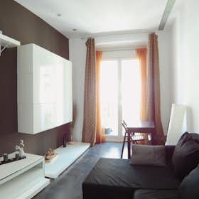 Apartment for rent for €1,250 per month in Madrid, Calle Jesús del Valle