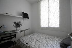 Private room for rent for €500 per month in Madrid, Calle Mayor
