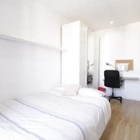 Private room for rent for €630 per month in Madrid, Calle Mayor