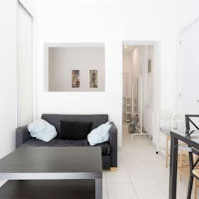 单间公寓 正在以 €650 的月租出租，其位于 Madrid, Calle Rodrigo Uhagón