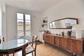 Apartment for rent for €1,605 per month in Paris, Rue du Bourg-Tibourg