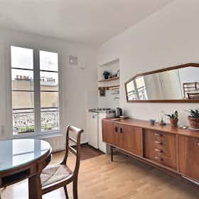 Apartment for rent for €1,605 per month in Paris, Rue du Bourg-Tibourg
