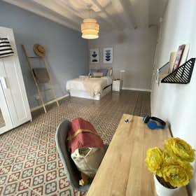 Private room for rent for €750 per month in Barcelona, Carrer de la Unió
