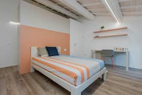 Private room for rent for €660 per month in Ferrara, Via Fondobanchetto
