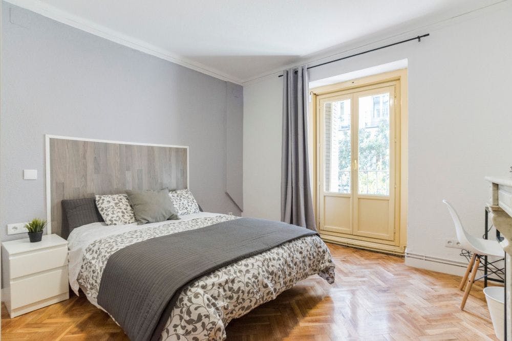 Private room for rent for €720 per month in Madrid, Calle de Barceló
