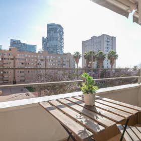 Apartment for rent for €1,890 per month in Barcelona, Carrer de Provençals